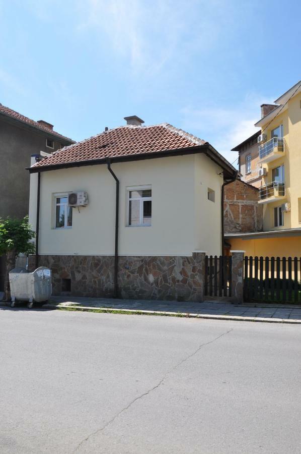 Къща За Гости Ирис Kyustendil Exterior photo